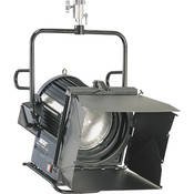 Compact 2500 Watt HMI Fresnel   Hanging